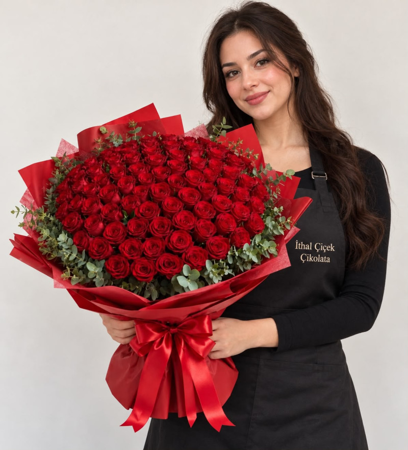 Vip Buket Kağıdında 100 Kırmızı Gül